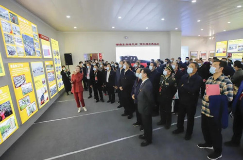 参加会讲.jpg 参加会讲.jpg